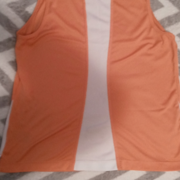 Large tank top. - Picture 3 of 3